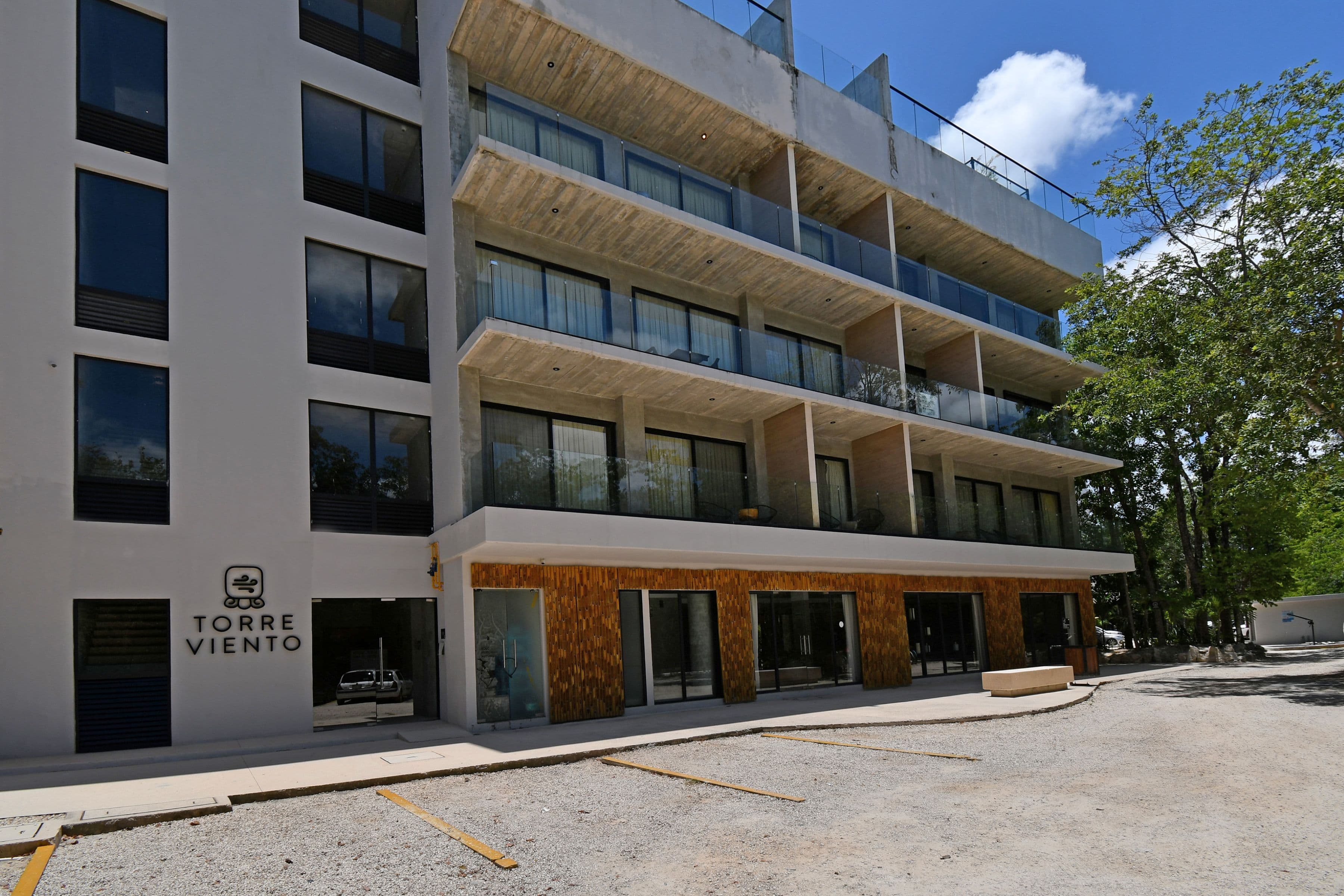 Tuk Tulum Viento 109 | Design, Art and Comfort